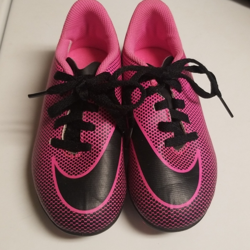 Soccer cleats-little girls